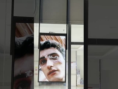 LCD de dois lados 2000nits Sinalização de janela digital 50 polegadas pendurada na parede